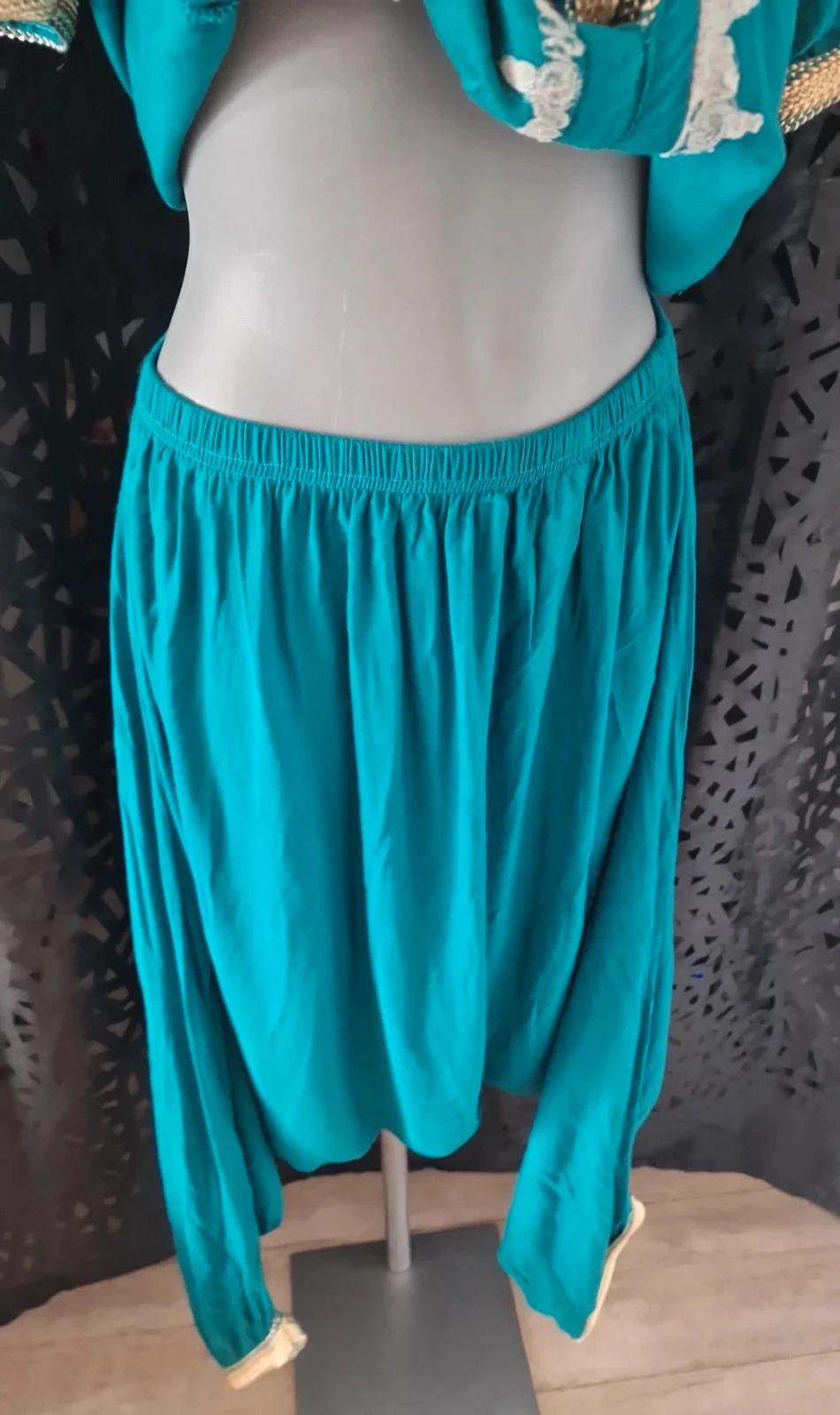 Conjunto tradicional verde esmeralda de Alérie - Tamanho L - Nunca usado – photo 5